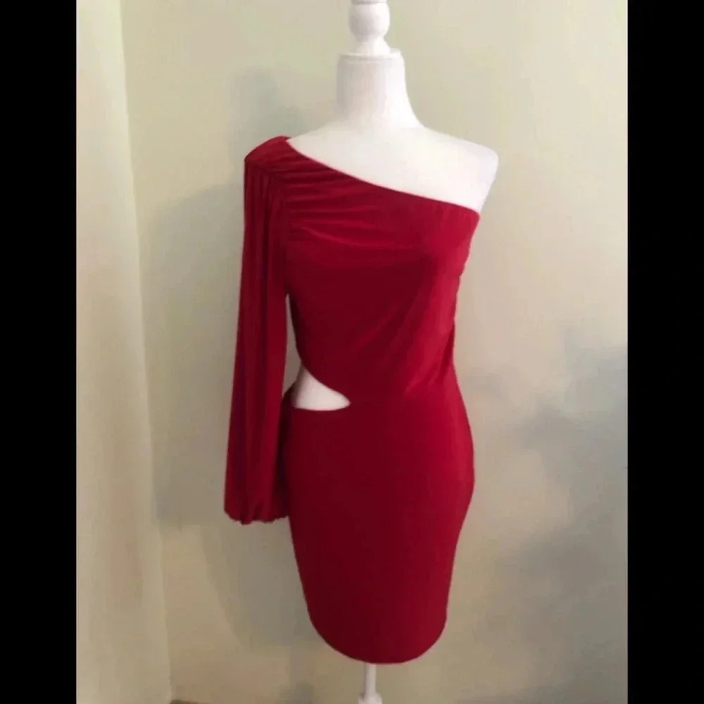 Red cutout dress❤️❤️